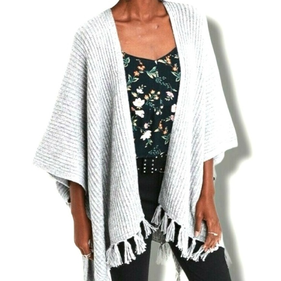 American Eagle Outfitters Sweaters - American Eagle AEO Fringe Ribbed Cape Cardigan